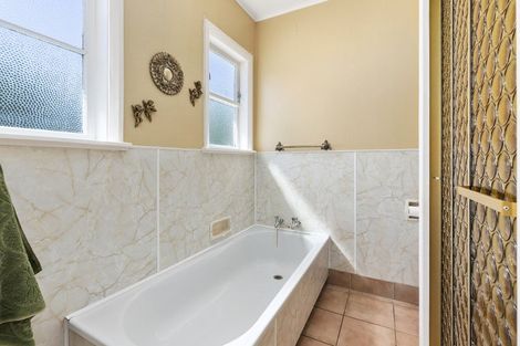 Photo of property in 154 Totara Road, Miramar, Wellington, 6022