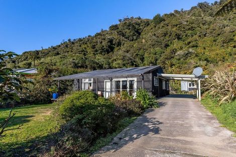 Photo of property in 42 Back Road, Granity, 7823