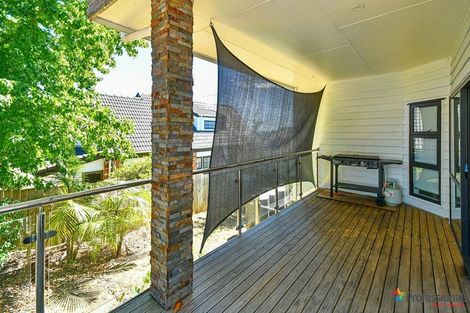 Photo of property in 4225a Great North Road, Glendene, Auckland, 0602