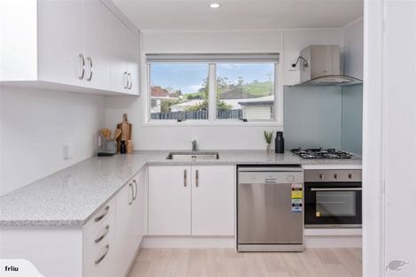 Photo of property in 4 Lyren Place, Half Moon Bay, Auckland, 2012