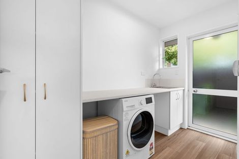 Photo of property in 2/216 Grahams Road, Burnside, Christchurch, 8053