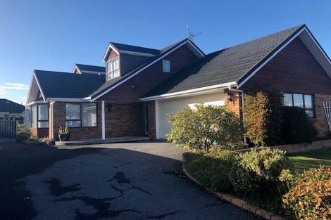 Photo of property in 3 Comeskey Grove, Elderslea, Upper Hutt, 5018