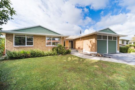 Photo of property in 65 Wikiriwhi Crescent, Awapuni, Palmerston North, 4412