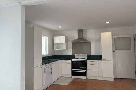 Photo of property in 24 Croydon Road, New Lynn, Auckland, 0600