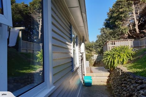 Photo of property in 5 The Drive, Tawa, Wellington, 5028