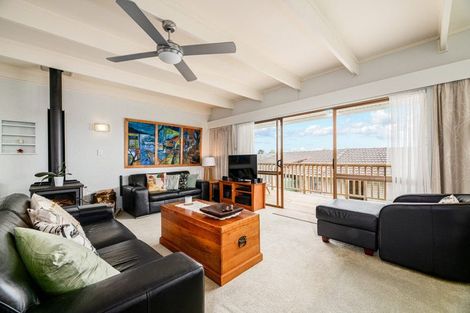 Photo of property in 46 Spence Road, Henderson, Auckland, 0612