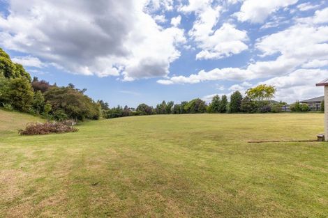 Photo of property in 11a Montrose Place, Highlands Park, New Plymouth, 4312