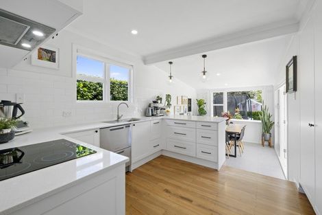 Photo of property in 9 Trafalgar Street, Westown, New Plymouth, 4310