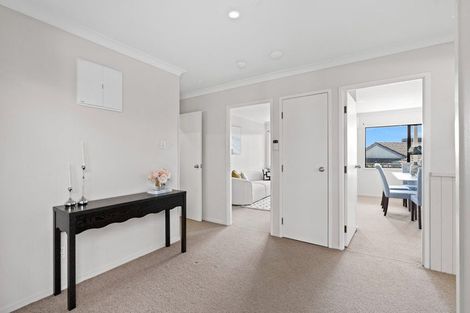 Photo of property in 9 Sungrove Rise, Sunnyvale, Auckland, 0612