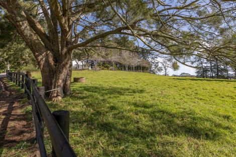 Photo of property in 70 Pomona Road, Kumeu, 0891