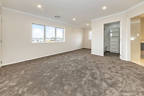 Photo of property in 18 Te Aramanu Crescent, Papakura, 2110