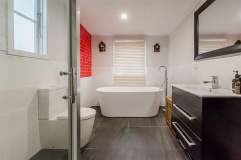 Photo of property in 8 Webber Street, Paraparaumu Beach, Paraparaumu, 5032