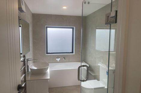 Photo of property in 2 Horsefields Drive, Flat Bush, Auckland, 2019