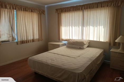 Photo of property in 12 Searidge Rise, West Harbour, Auckland, 0618