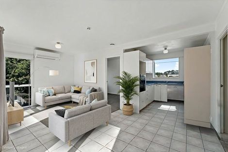 Photo of property in 1/14 Chislehurst Street, Henderson, Auckland, 0612
