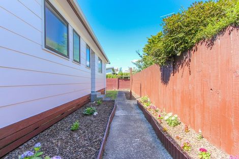 Photo of property in 3c Farnworth Avenue, Holdens Bay, Rotorua, 3010