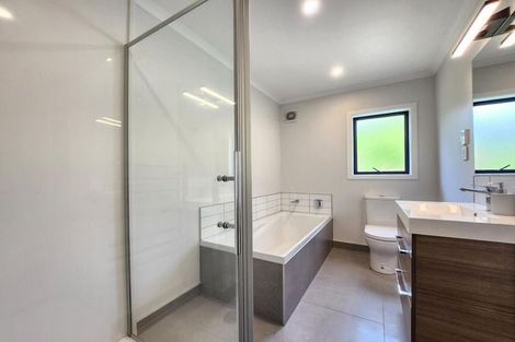 Photo of property in 28a Redwood Avenue, Tawa, Wellington, 5028