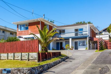 Photo of property in 1/4 Acacia Road, Torbay, Auckland, 0632