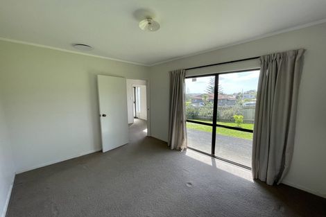 Photo of property in 3 Halder Place, Torbay, Auckland, 0632