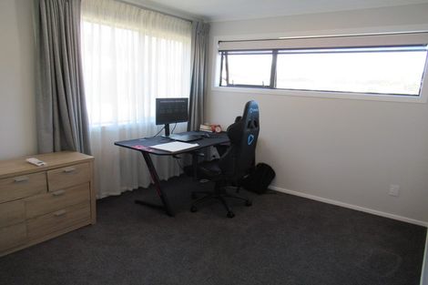 Photo of property in 6 Desert Gold Lane, Wallaceville, Upper Hutt, 5018