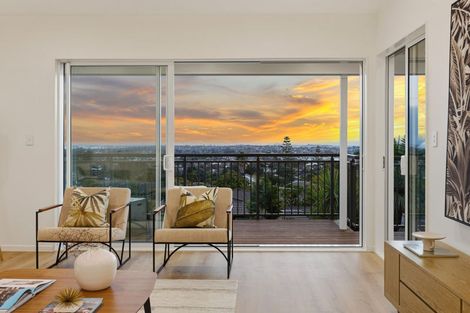 Photo of property in 50 Bleakhouse Road, Howick, Auckland, 2014