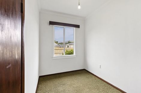 Photo of property in 60 Wallath Road, Westown, New Plymouth, 4310