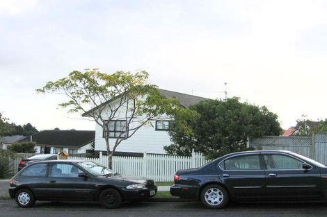 Photo of property in 7 Seaglen Place, Botany Downs, Auckland, 2010