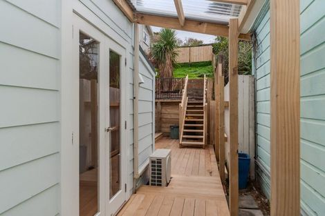 Photo of property in 12 Rolleston Street, Mount Cook, Wellington, 6021