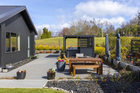 Photo of property in 2 Nga Tui Lane, Acacia Bay, Taupo, 3385