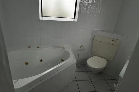 Photo of property in 10 Orinda Close, Botany Downs, Auckland, 2010