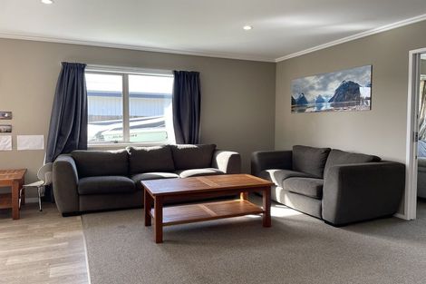 Photo of property in 3 Endeavour Place, One Tree Point, 0118