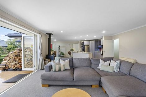 Photo of property in 7 Riverwood Boulevard, Redwood, Christchurch, 8051