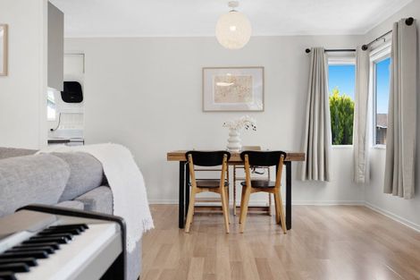 Photo of property in 2/134 Bradbury Road, Botany Downs, Auckland, 2010