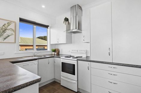 Photo of property in 43 Isadore Road, Saint Clair, Dunedin, 9012