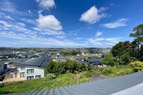 Photo of property in 40 Kewa Road, Albany Heights, Auckland, 0632
