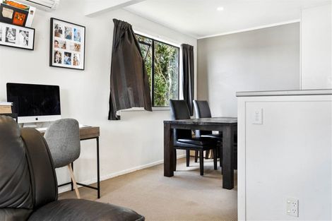 Photo of property in 2/8 Dalmatia Place, Henderson, Auckland, 0612