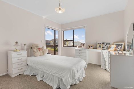 Photo of property in 51 Renoir Street, West Harbour, Auckland, 0618