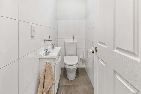 Photo of property in 7 Montcalm Close, Orewa, 0931