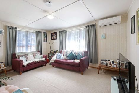 Photo of property in 42 Banks Street, Marfell, New Plymouth, 4310