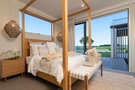 Photo of property in 2 Rongoa Maori Way, Pukekohe, 2120