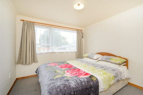Photo of property in 10 Forbes Place, Kelvin Grove, Palmerston North, 4414