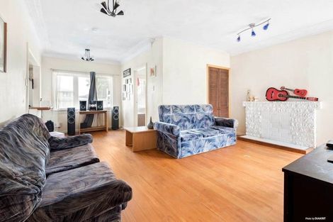 Photo of property in 4039 Great North Road, Glen Eden, Auckland, 0602