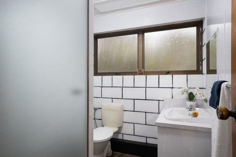 Photo of property in 15 Frimley Terrace, Waikanae Beach, Waikanae, 5036