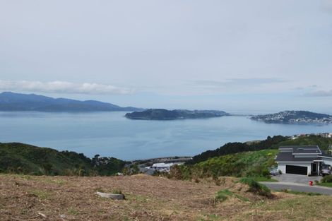 Photo of property in 11 Grumman Lane, Newlands, Wellington, 6037