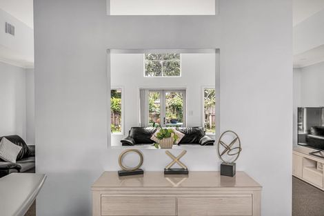 Photo of property in 92 Riverton Drive, Randwick Park, Auckland, 2105