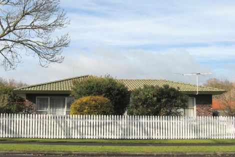 Photo of property in 1/46 Ray Small Drive, Pahurehure, Papakura, 2113