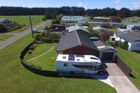 Photo of property in 11 Te Awa Street, Foxton Beach, Foxton, 4815