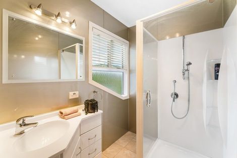 Photo of property in 16 Kingfisher Close, Brown Owl, Upper Hutt, 5018