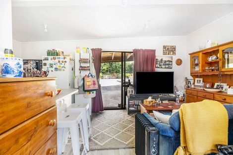 Photo of property in 54 Powells Road, Cable Bay, 0420