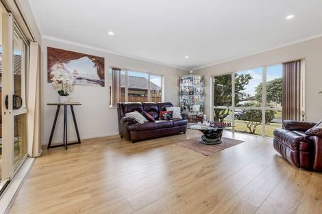 Photo of property in 39 Croftview Road, Wattle Downs, Auckland, 2103